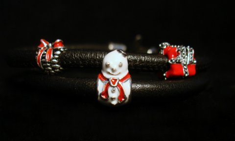 Skindarmbnd m. Charms