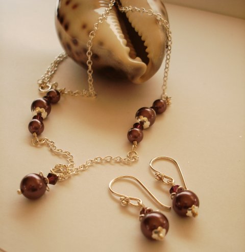 Smykkest  m. Swarovski Krystaller og Krystalperler -Burgundy-