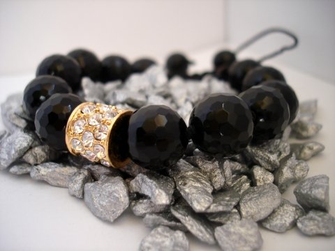 Armbnd m. Sort Onyx og Krystaller