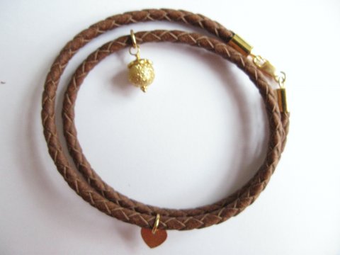 Flettet lderarmbnd med forgyldte vedhng i sterling slv