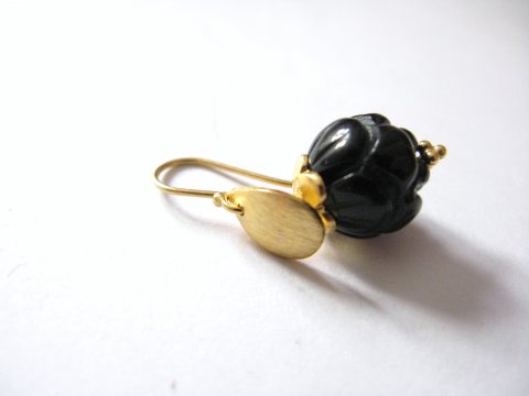 Sort onyx udformet som blomst