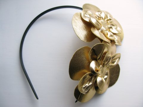 2 Guld blomst p� h�rb�jle