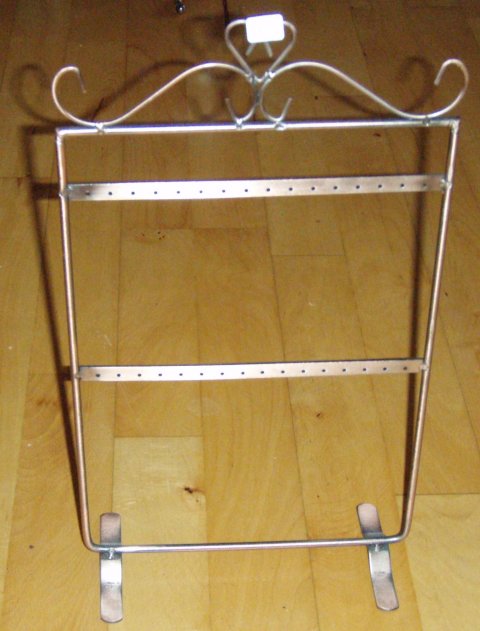 stor smykkestativ til øreringe, h.ca. 30 cm. b. ca. 22 cm.