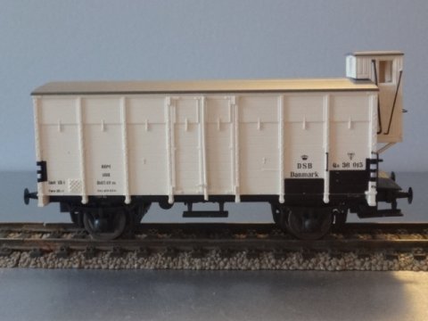 DSB QR 36015 - �ldre k�levogn med h�jrevendt litrering