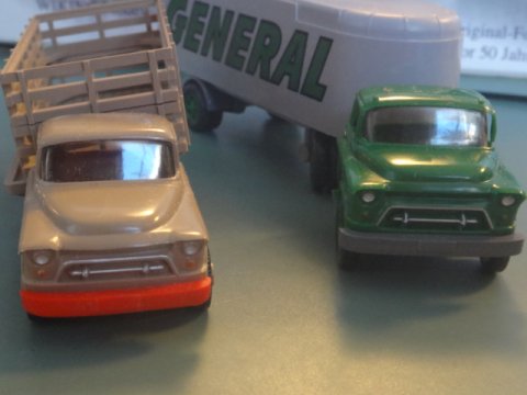 To-vognss�t med Chevrolet-lastbiler - Wiking-modeller