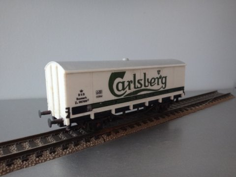 Carlsberg-�lvogn - Jouef-model p� Roco-undervogn