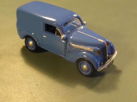 Renault Juvaquatre - metalmodel - fransk modelbil - skala 1:87