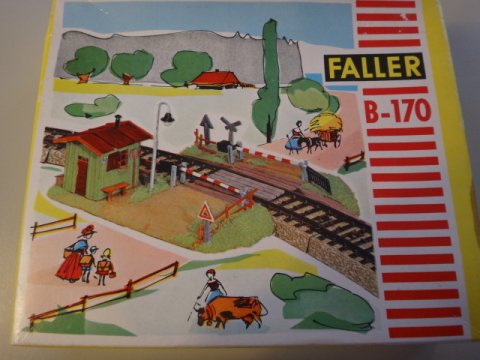 B-170 Baneoversk�ring p� bivej - klassisk Faller-bygges�t