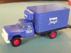 Irma frugt-bil - stor, amerikansk kassevogn - skala 1:87