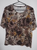 Bluse med blomster, lidt brugt