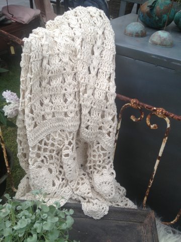 Hklet tppe, 130x180 cm, creme
