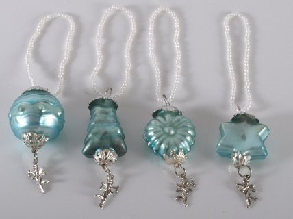 Ornament mit Engel und Perlen