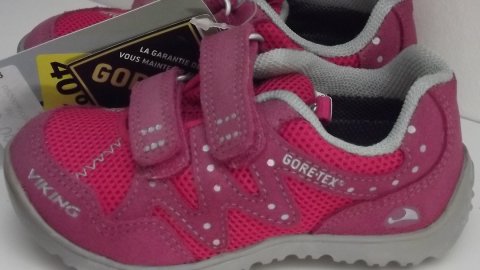 Viking Sneakers med Goretex str. 25