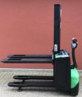 CESAB 800-2000 kg. STABLER - HM2862