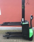 CESAB 800-2000 kg. STABLER - HM2858