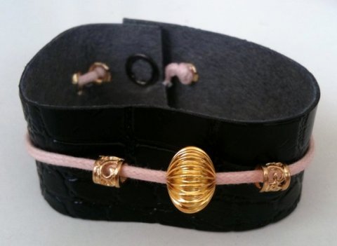 Rå læderarmbånd