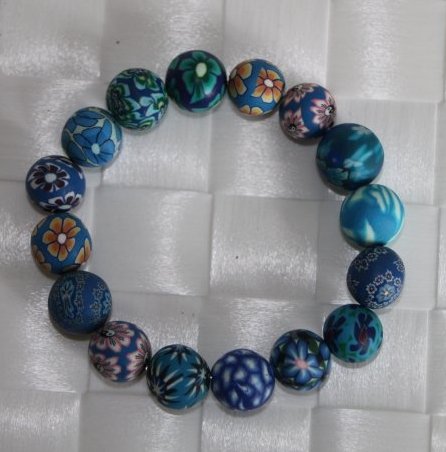 Fimo armbånd blå m. 12 mm perler
