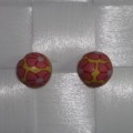 Fimo ørerige rund gul med lyserøde blomster