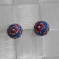 Fimo ørerige rund blå med røde blomster