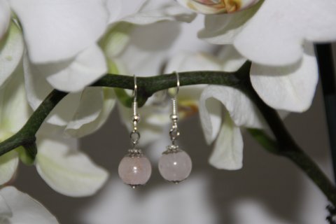 Rosakvarts perler kr. 40,-