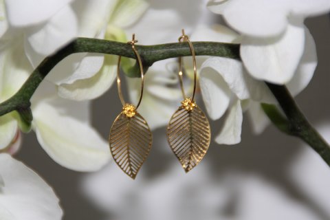 Guldfarvede blade kr. 30,- 