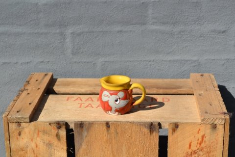 Small jar for cream with mouse