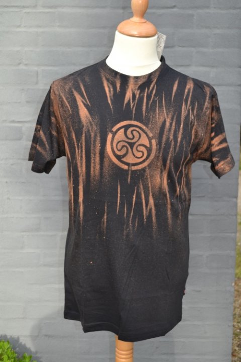 Black - size M