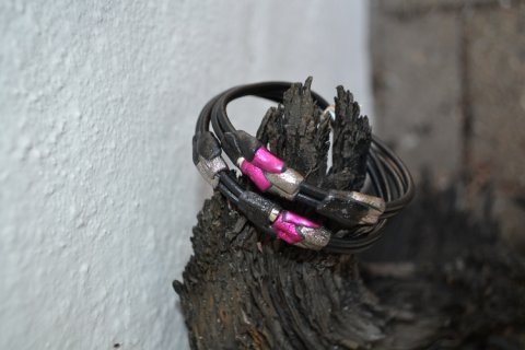 Handmade leatherbracelet in pink colour
