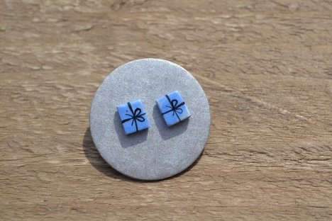 Blue presents
