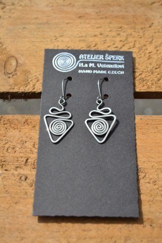Earrings of surgical steel