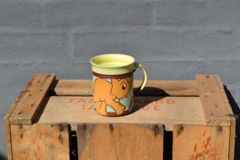 Mug with elephant