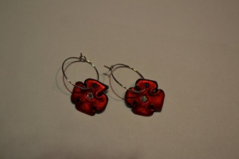 Creols with flower in red