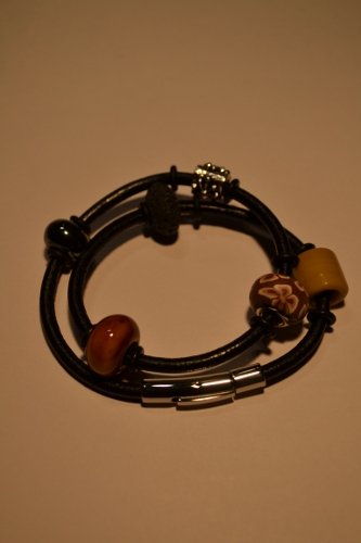 Leather bracelet in brown and black colours