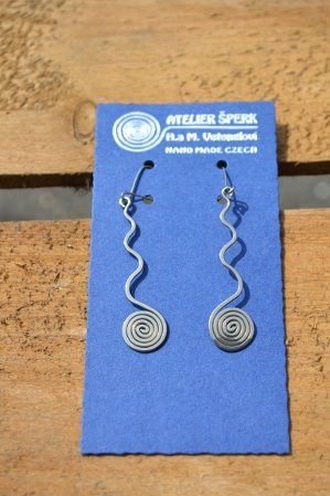 Earrings of surgical steel