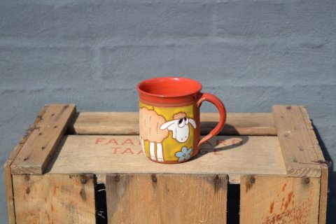 Mug with sheep