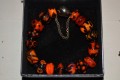 Armbnd af hndlavede glaskugler