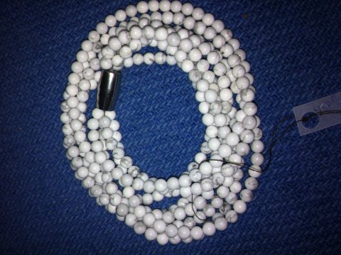 Sm howlit perler i dejligt armbnd