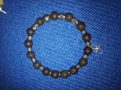 Lava med slvfarvet armbnd