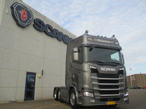 018611