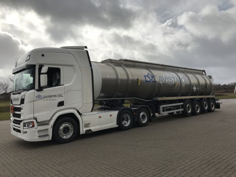 018547