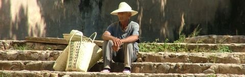 Manden der sælger stråhatte i Trinidad i Cuba