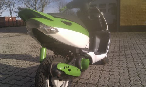 Knallert scooter Aprilia Sonic bagfra