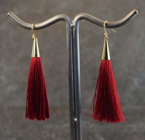 Maroon tassel reringe