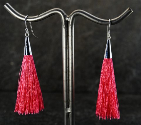 Pink tassel reringe