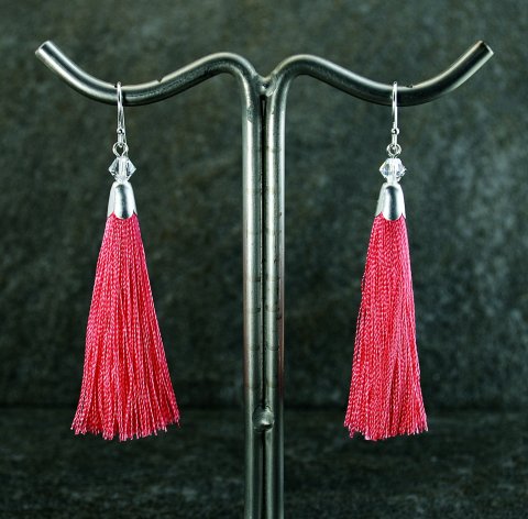 Pink tassel reringe