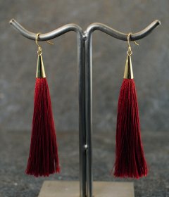 Maroon tassel reringe