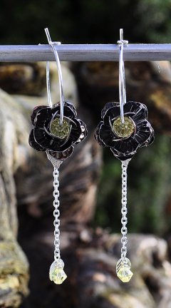 Metal blomst med swarovski