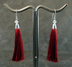 Maroon tassel reringe