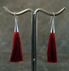 Maroon tassel reringe