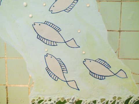 Lotte Rosenkilde Urkraft Kunst. Vægmaleri med fisk på badeværelse. Detalje.